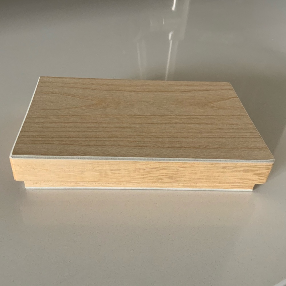 AVON - Little Keepsake Box - Picture 2 of 13